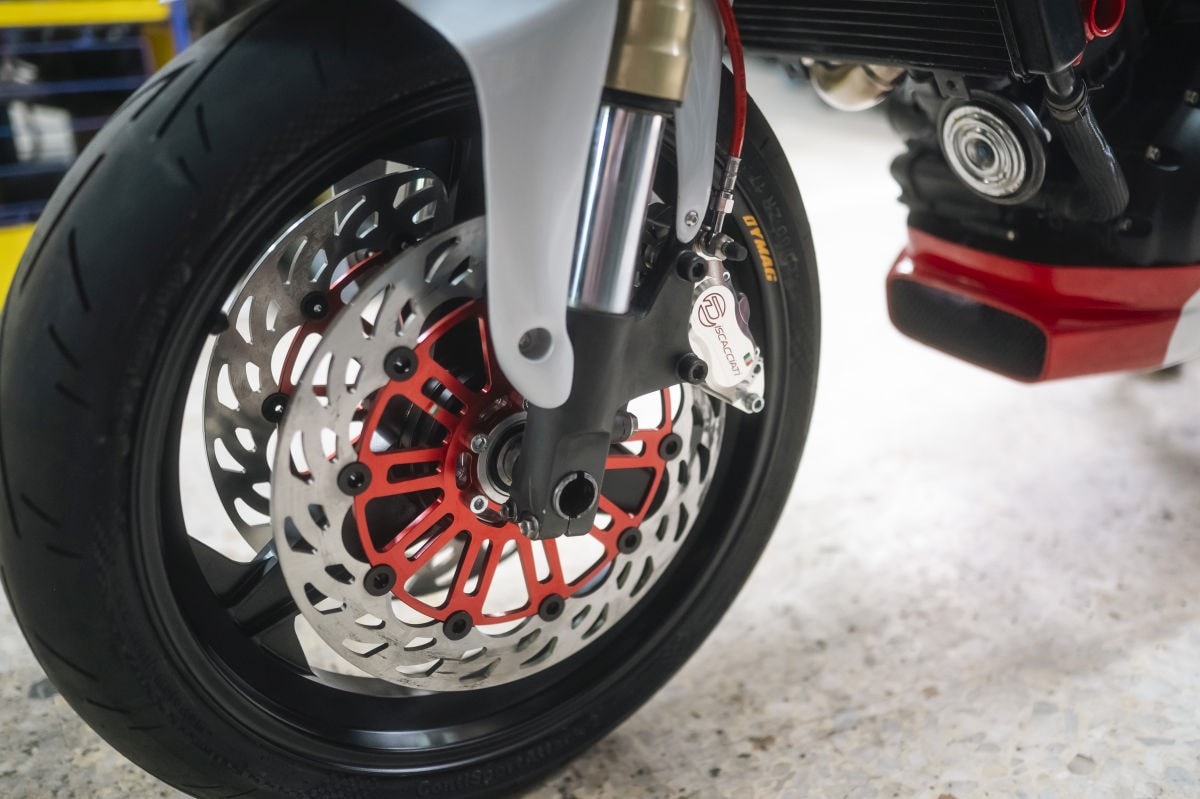 La riconoscete? E' una Royal Enfield Guerrilla 450!